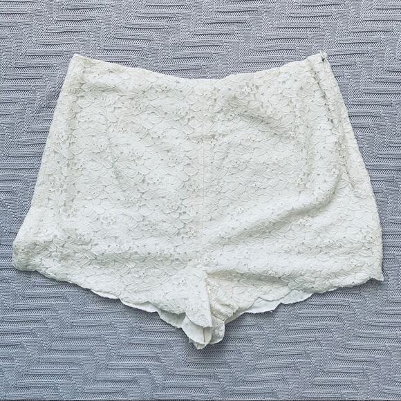 Jack Henry cream lace overlay high waisted shorts - Picture 1 of 6